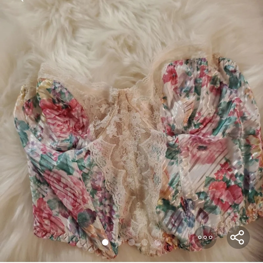 34b Vintage corsette style strapless bra
